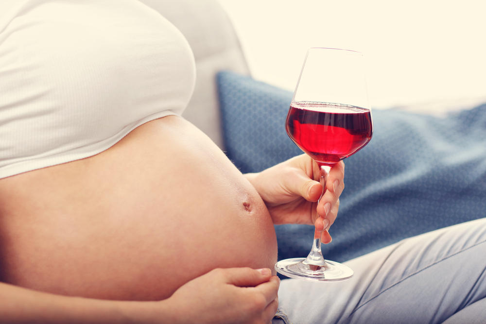 Consumir bebidas alcoólicas afeta mesmo o bebé?