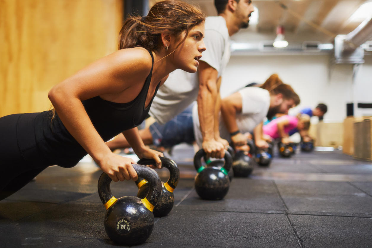 5 exercícios que a vão desafiar a praticar CrossFit