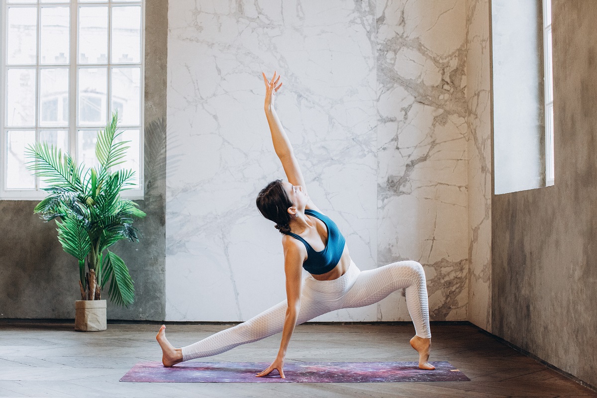 7 posições de yoga para regular o trânsito intestinal - Women's Health